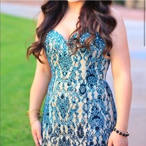 Beautiful Mermaid Style Vienna Prom Dress
